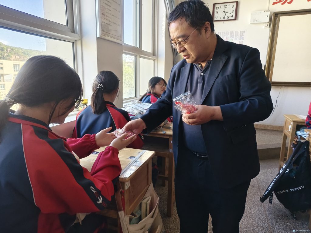 暖心慰問振士氣，全力以赴戰(zhàn)高考